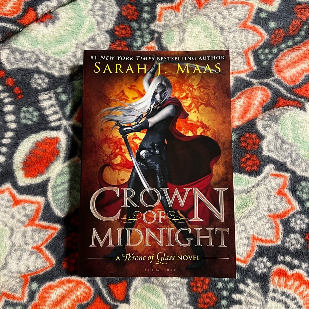 Crown of midnight